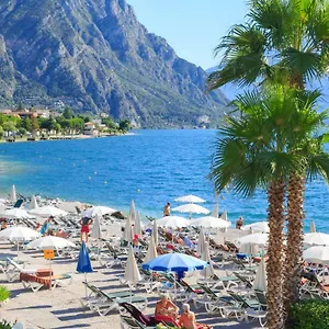 Leonardo Da Vinci 4* Limone sul Garda